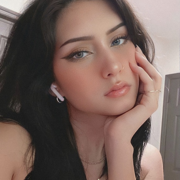 nicolleivanez